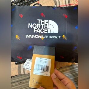 Brand New with tags North Face Wawona Blanket